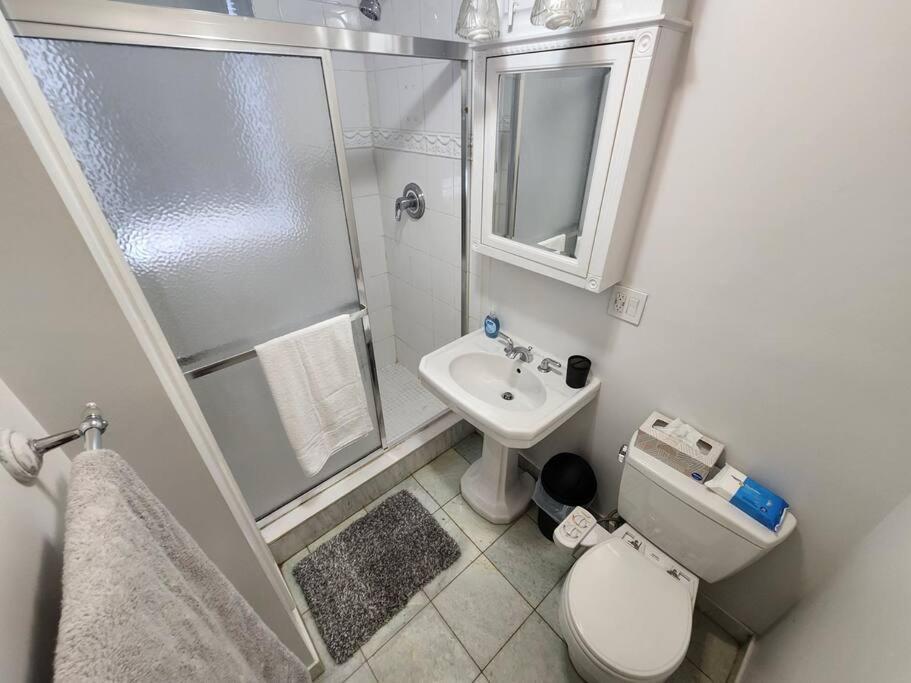 Spacious 3 Bedroom Apartment Mins To Nyc! Union City Exterior photo