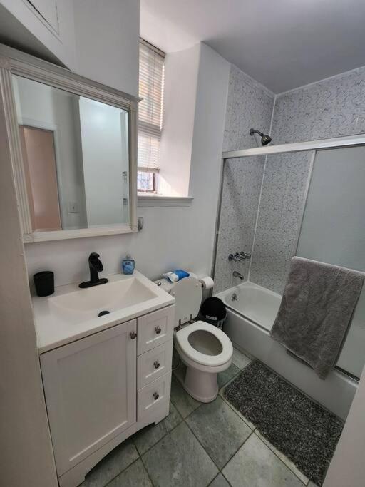 Spacious 3 Bedroom Apartment Mins To Nyc! Union City Exterior photo